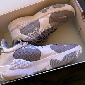 PG 5 TB basketball shoes